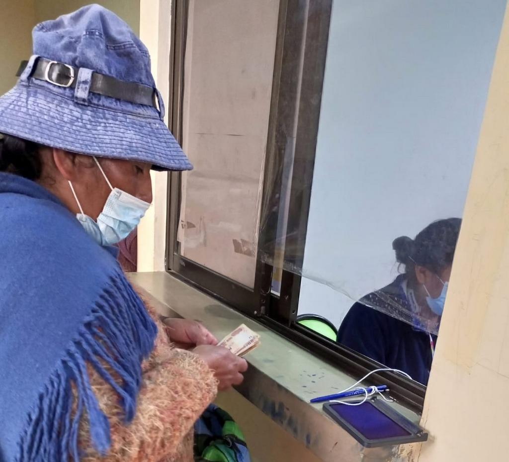 Bono estudiantil de El Alto se pagará hoy sábado hasta las 13.00, hay